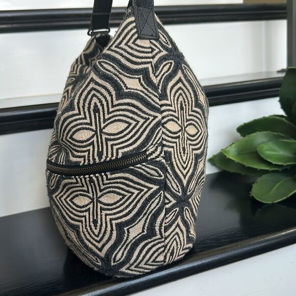 Fat Face Black & Beige Patterned Shoulder Purse – Perfect for the Season Ahead - Picture 3 of 9